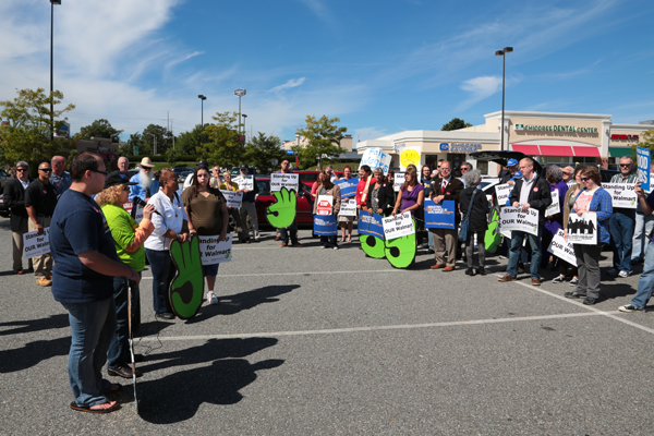 JWJ members protest in support of OUR Walmart members