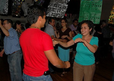 Portland Jobs with Justice and VOZ supporters enjoy salsa lessons together